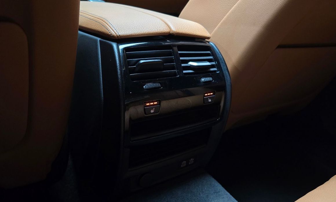 BMW 5-Series 2023