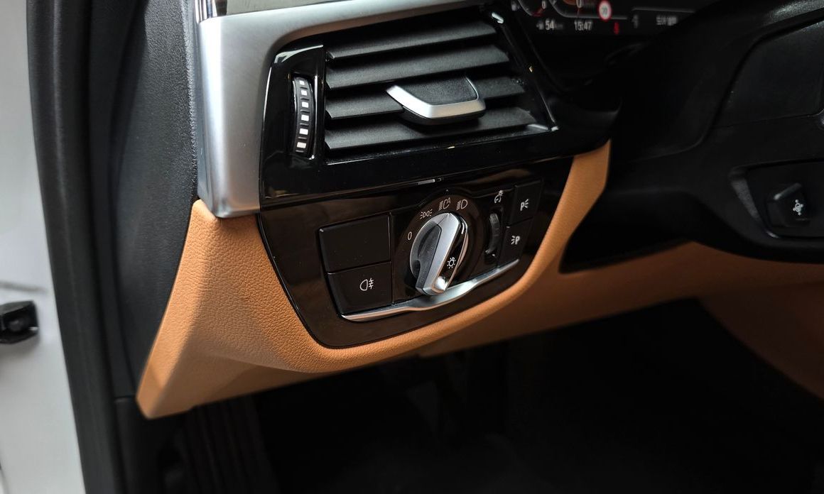 BMW 5-Series 2023