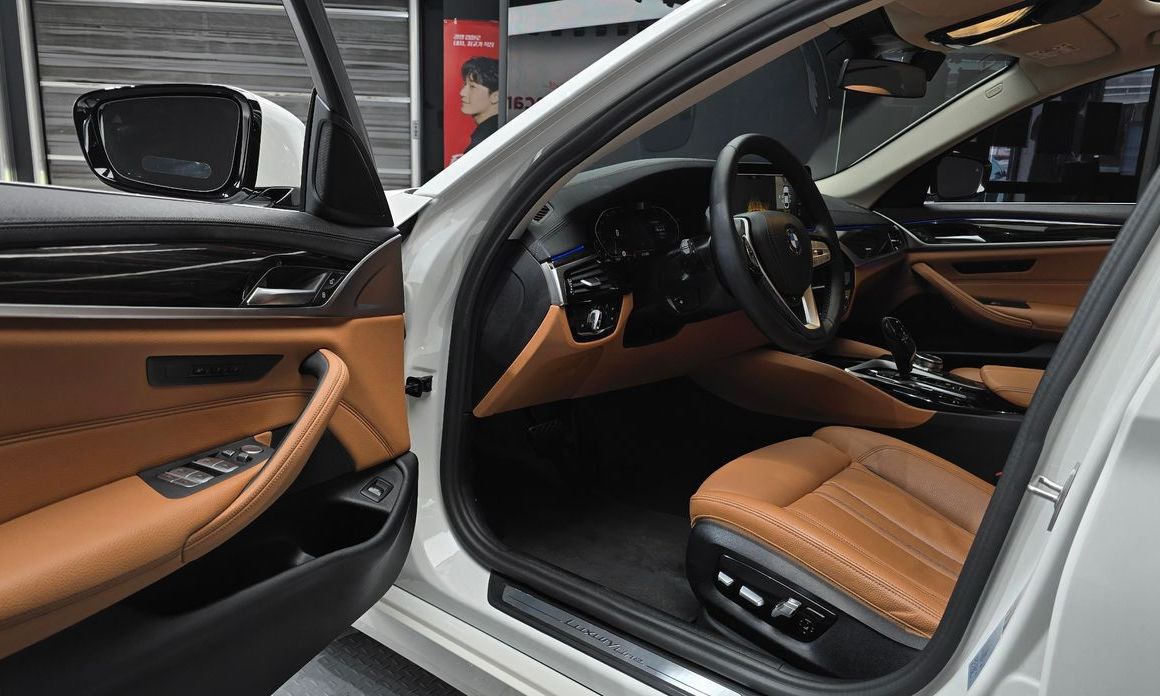 BMW 5-Series 2023