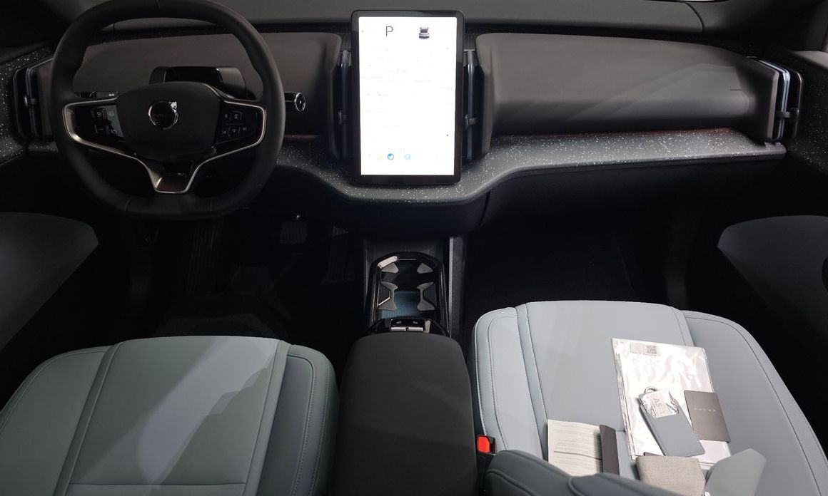 Volvo EX30 2025