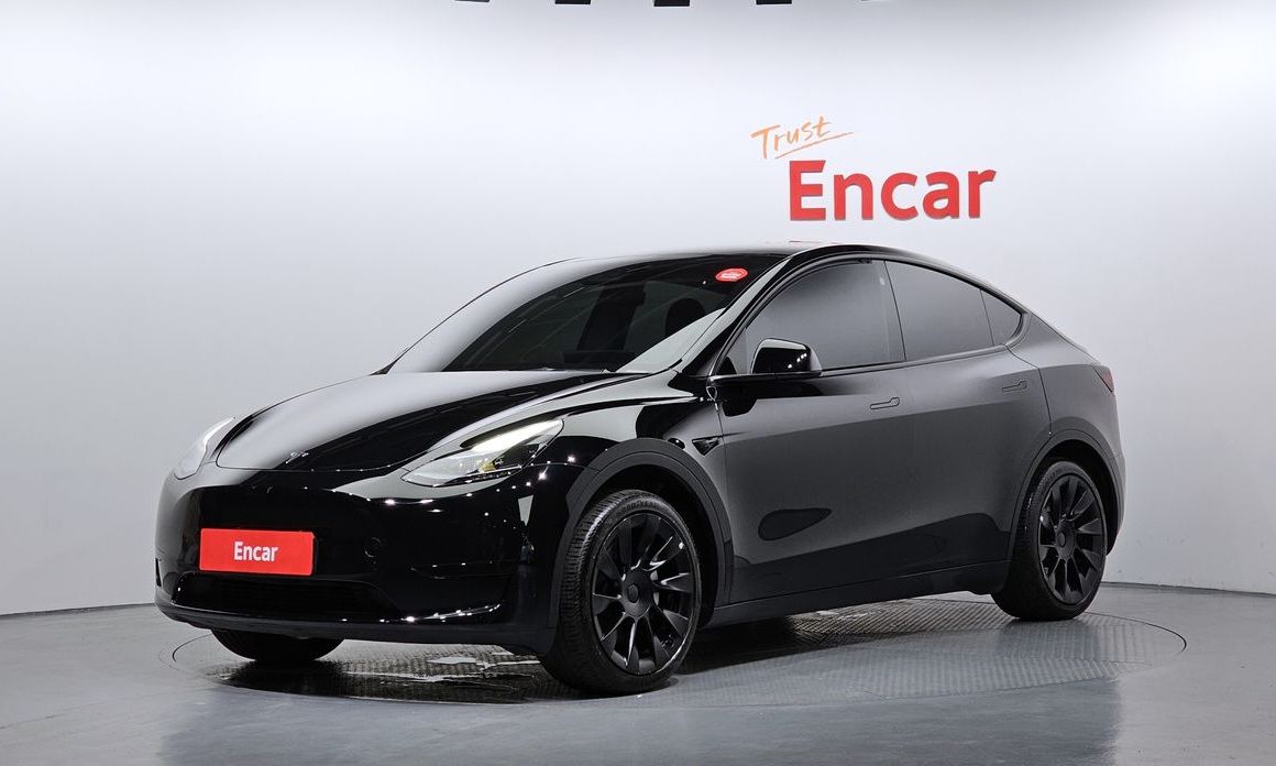 Tesla Model Y 2024
