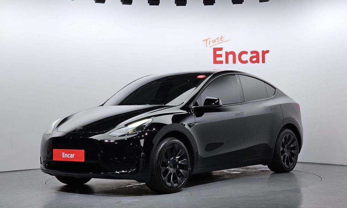 Tesla Model Y 2024