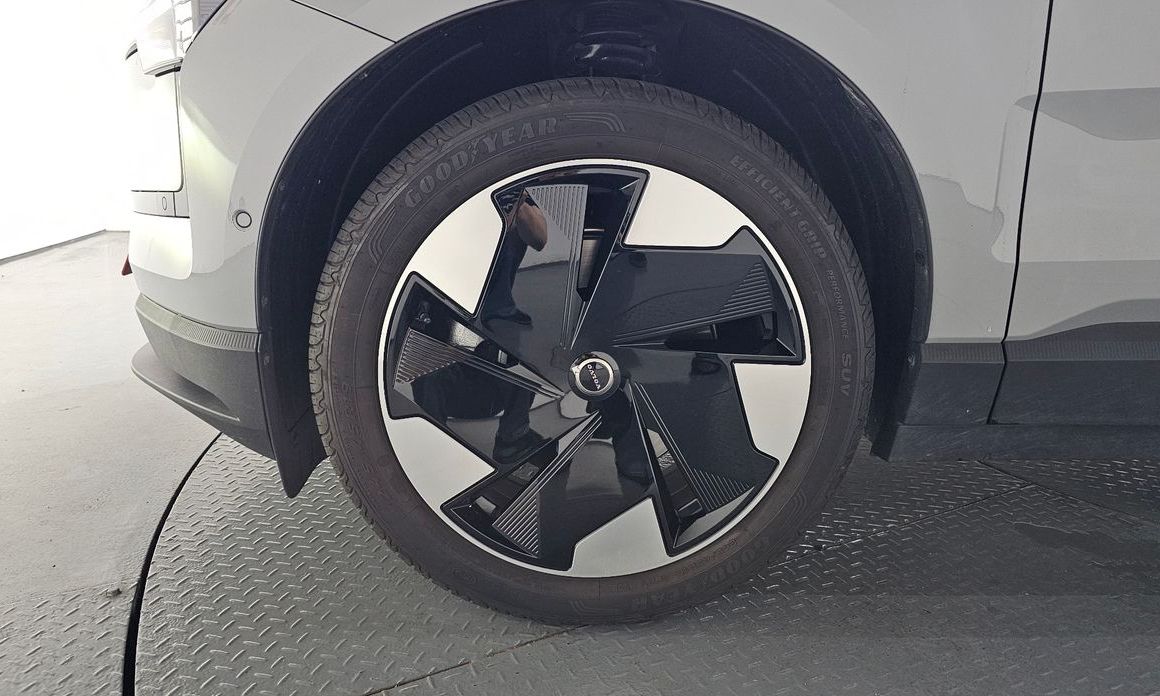 Volvo EX30 2025