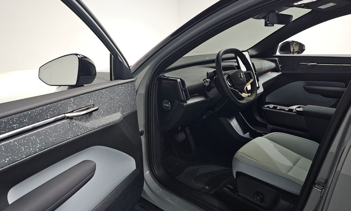 Volvo EX30 2025