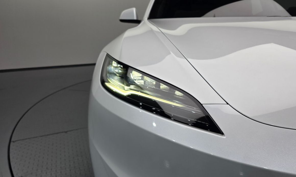 Tesla Model 3 2024