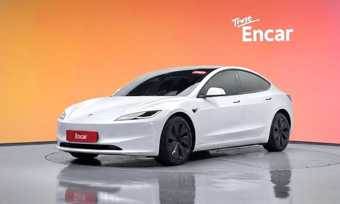 Tesla Model 3 2024