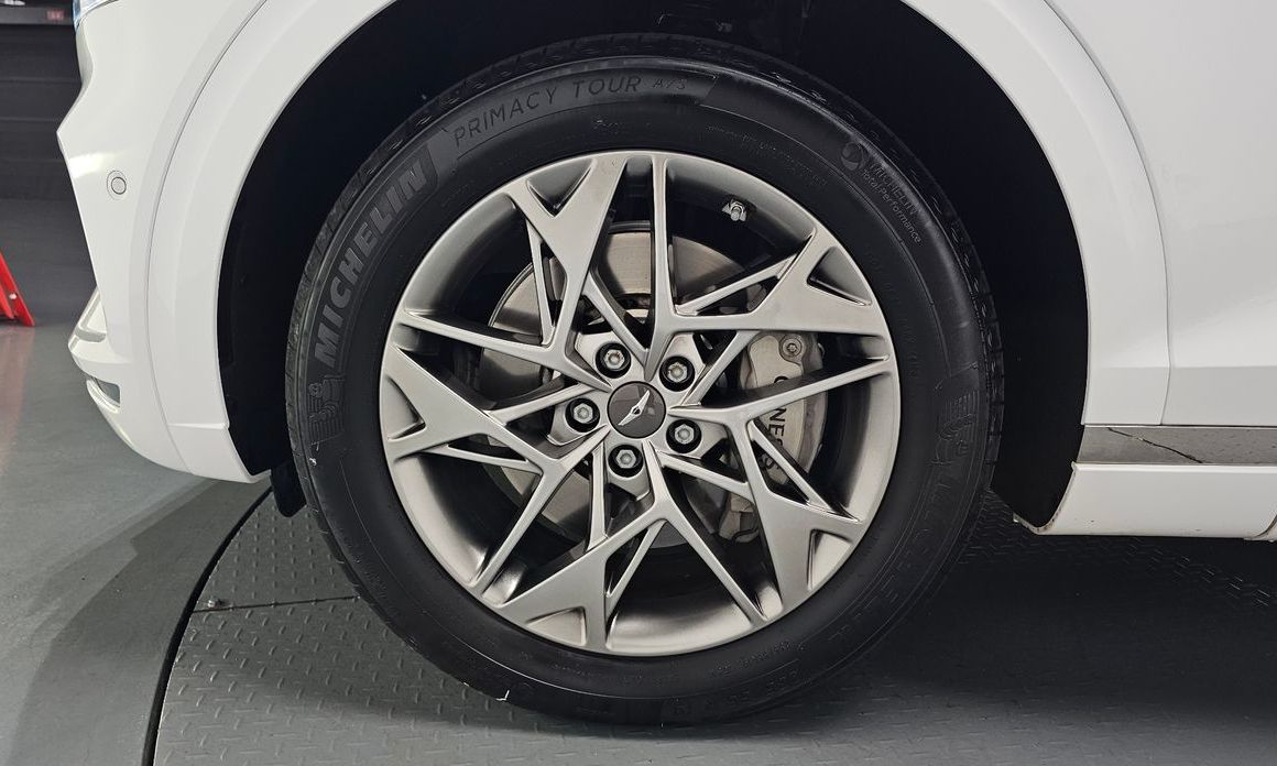 Genesis GV70 2023
