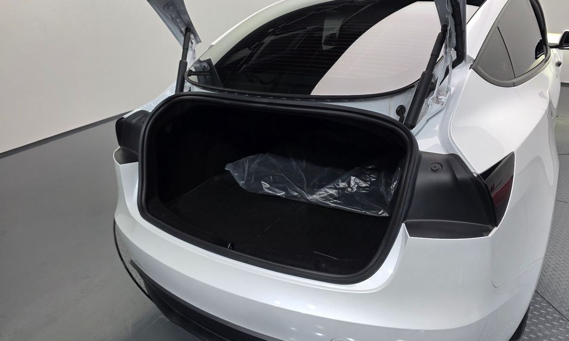 Tesla Model 3 2024