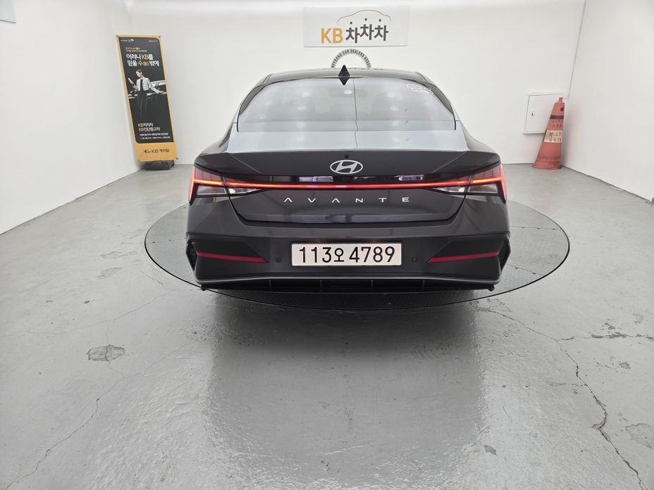 Hyundai AVANTE 2025