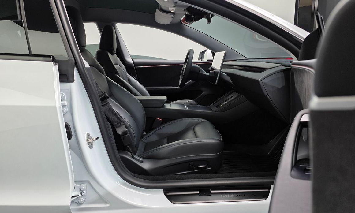 Tesla Model 3 2024
