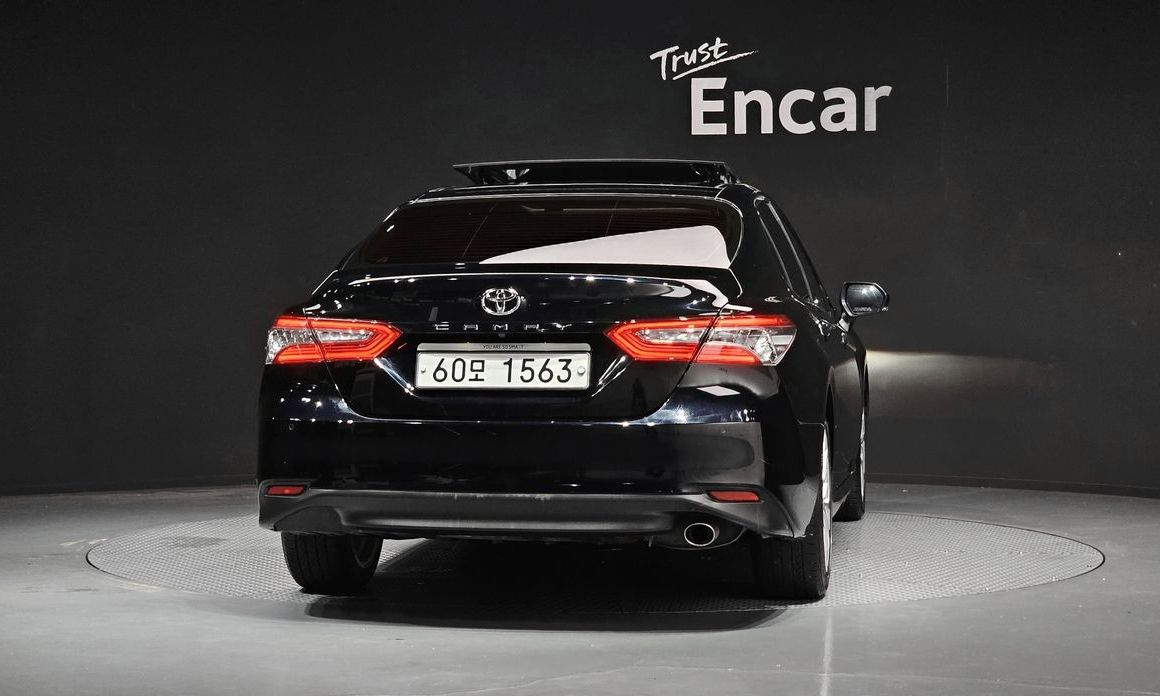 Toyota Camry 2019