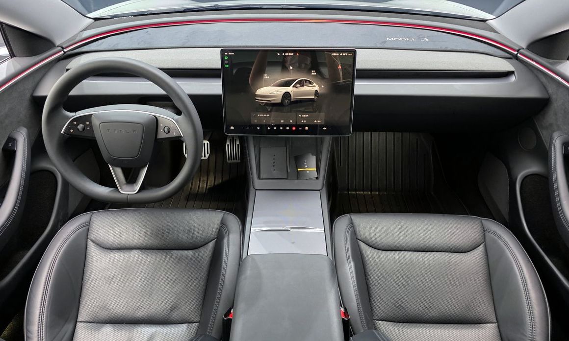 Tesla Model 3 2024
