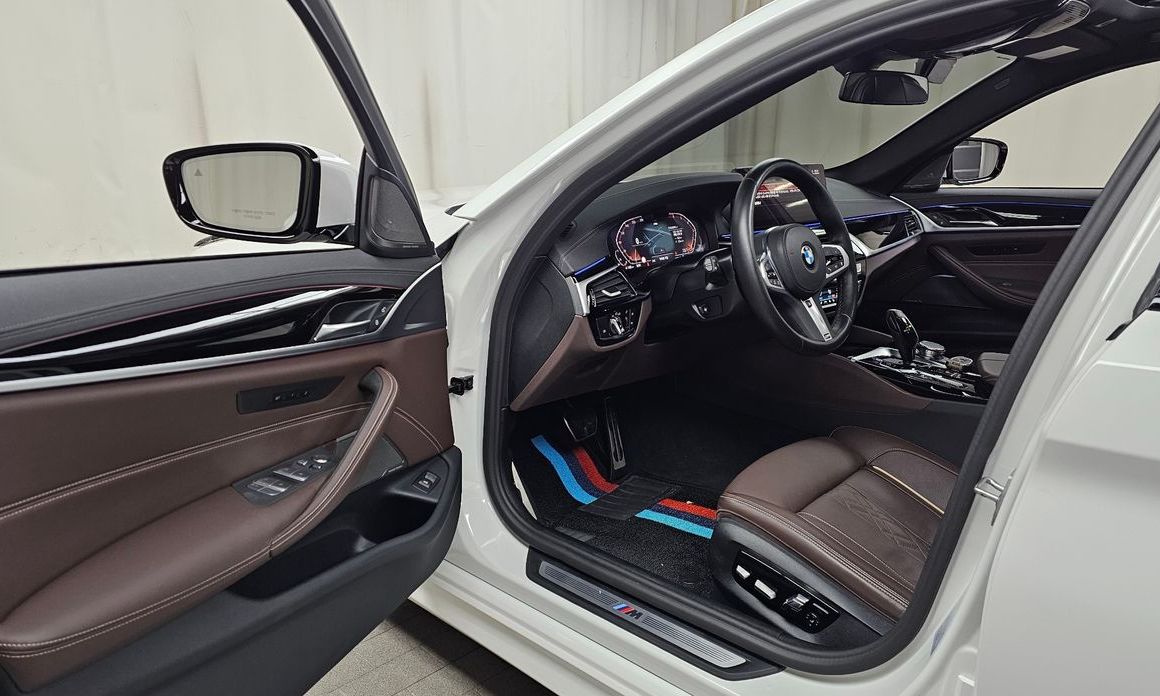 BMW 5-Series 2023