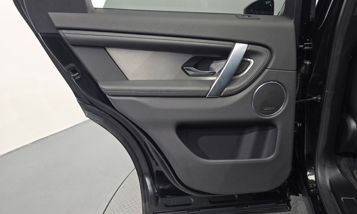 Land Rover Discovery Sport 2025