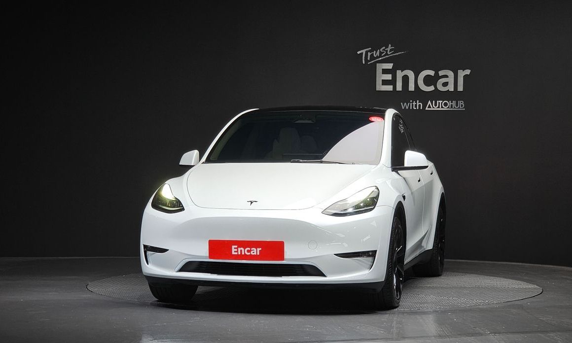 Tesla Model Y 2024