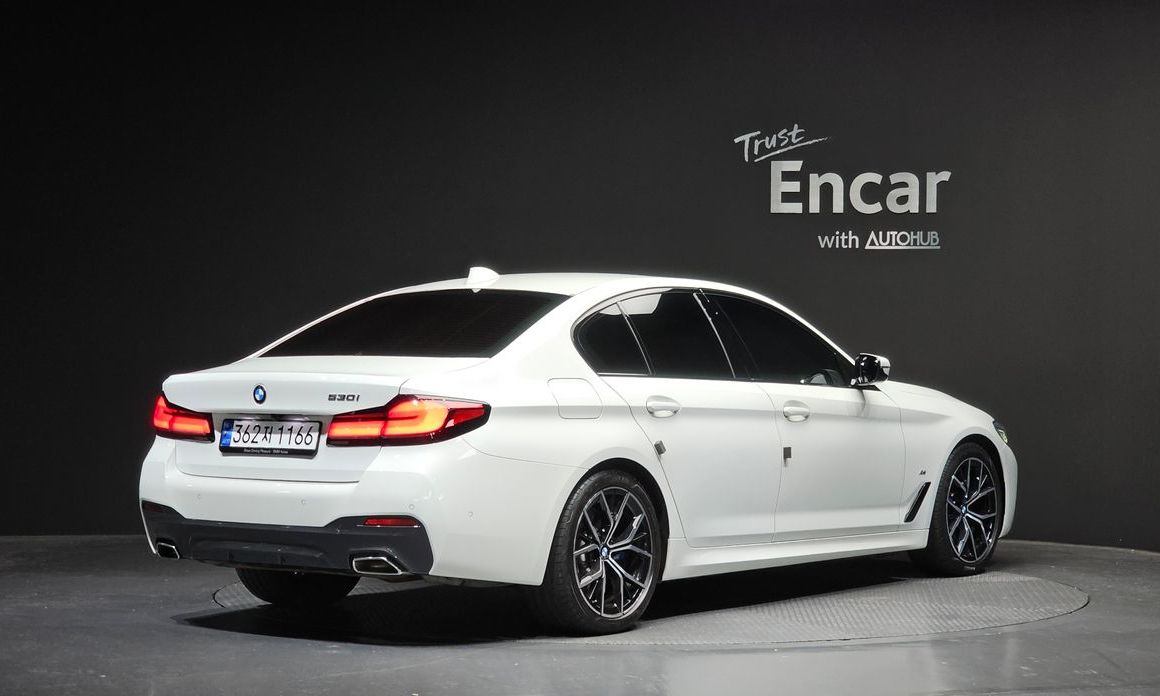 BMW 5-Series 2023