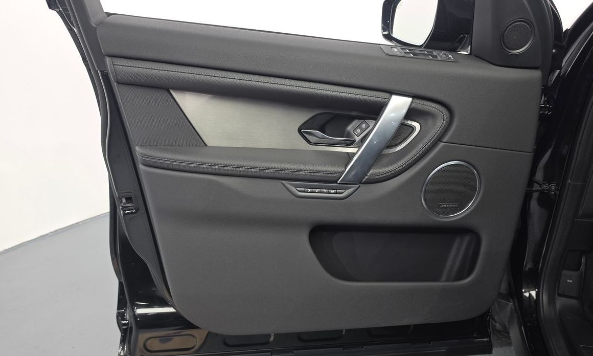 Land Rover Discovery Sport 2025