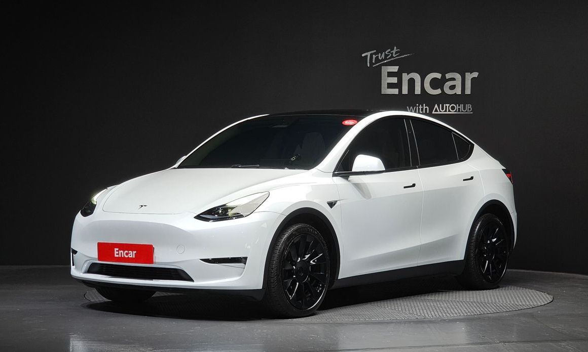 Tesla Model Y 2024