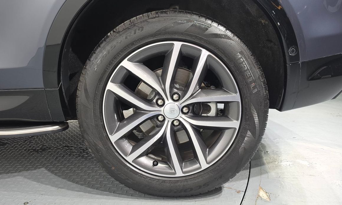 Land Rover Discovery Sport 2025
