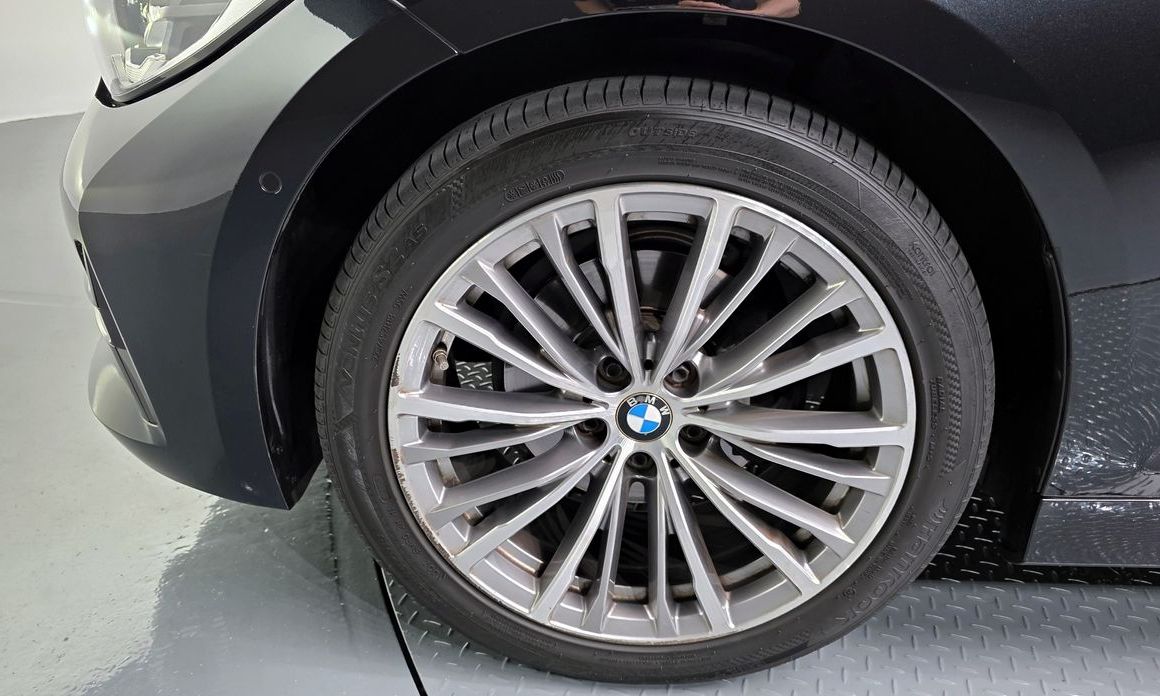 BMW 3-Series 2021