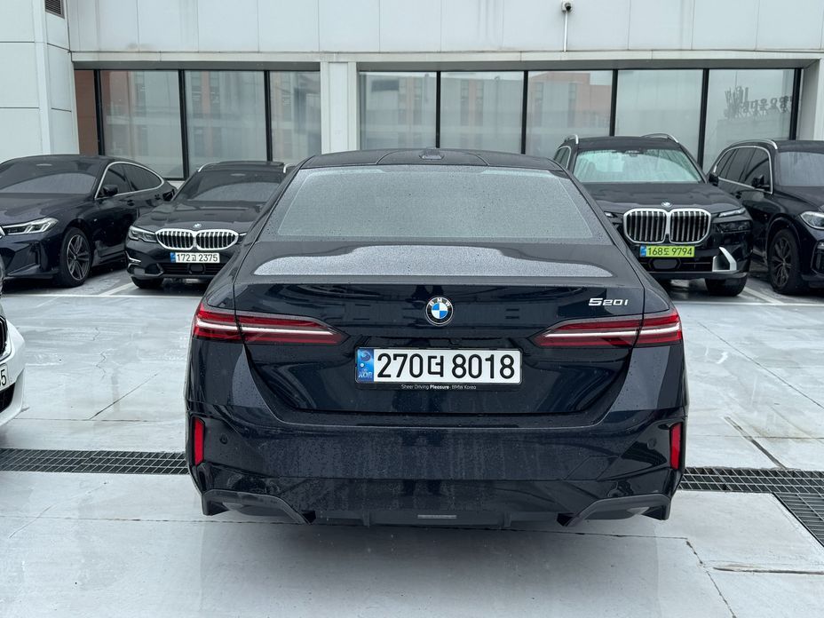 BMW 5-Series 2024