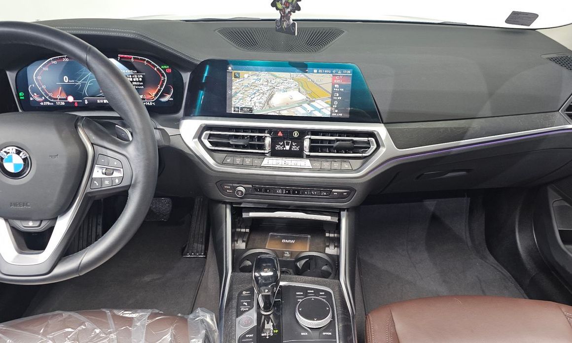 BMW 3-Series 2021