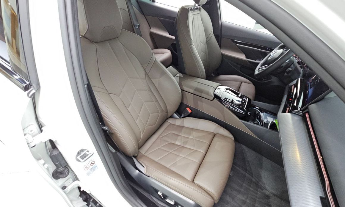 BMW 5-Series 2024
