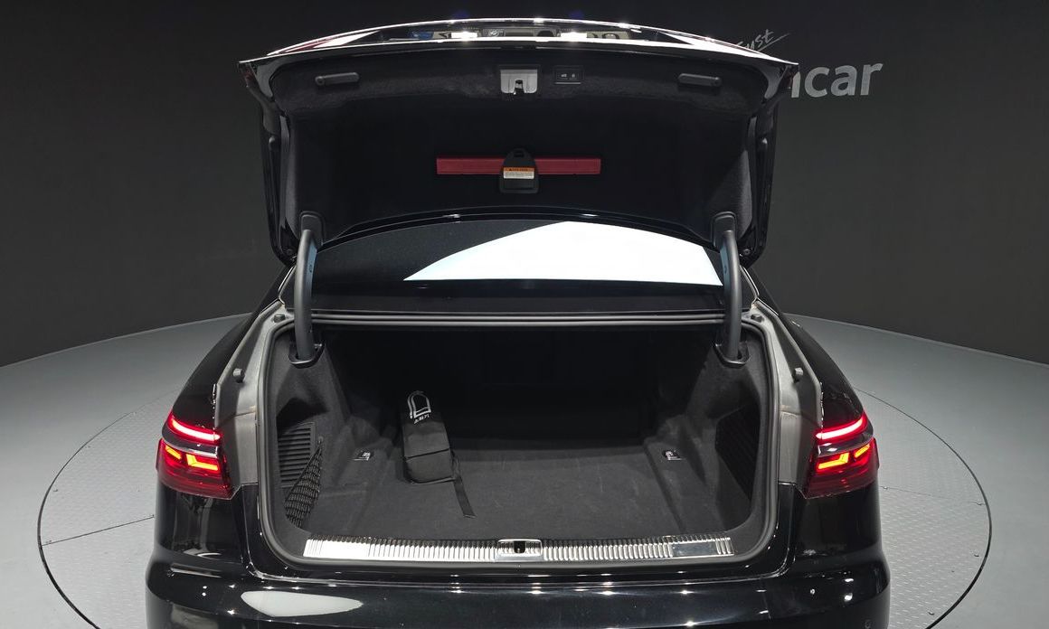 Audi A8 2021