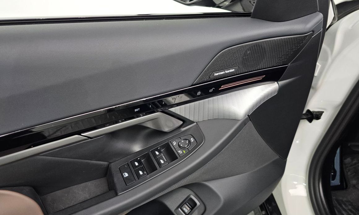 BMW 5-Series 2024