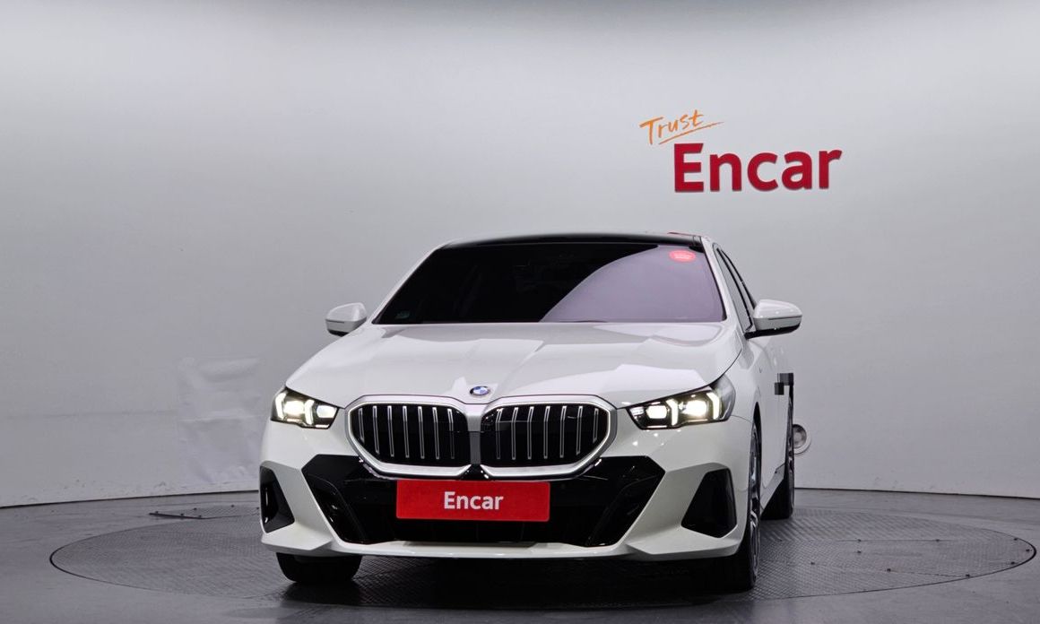 BMW 5-Series 2024
