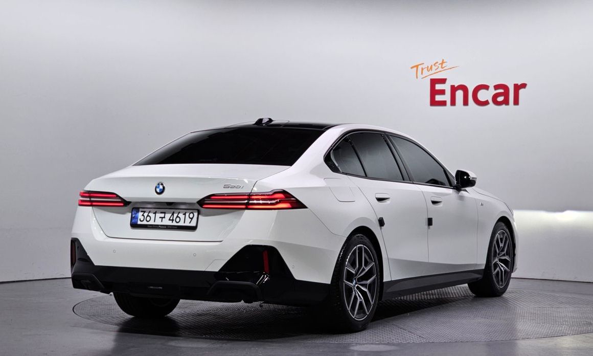 BMW 5-Series 2024