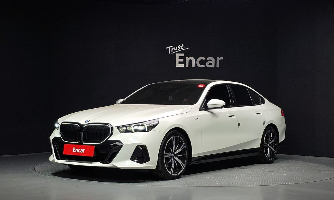 BMW 5-Series 2024