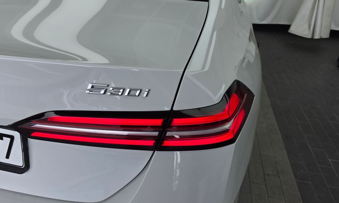 BMW 5-Series 2024