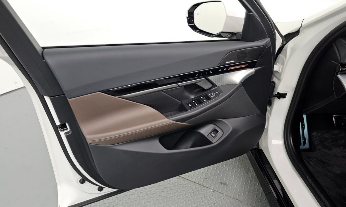 BMW 5-Series 2024