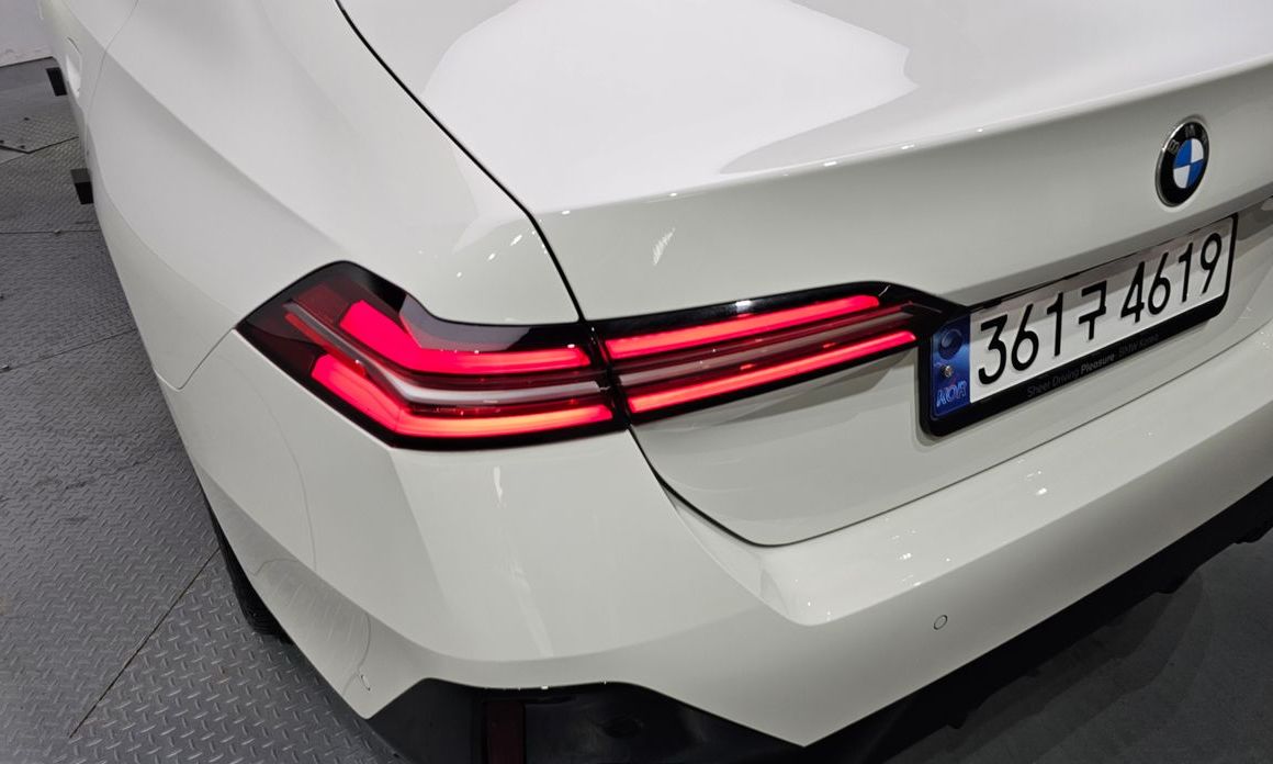 BMW 5-Series 2024
