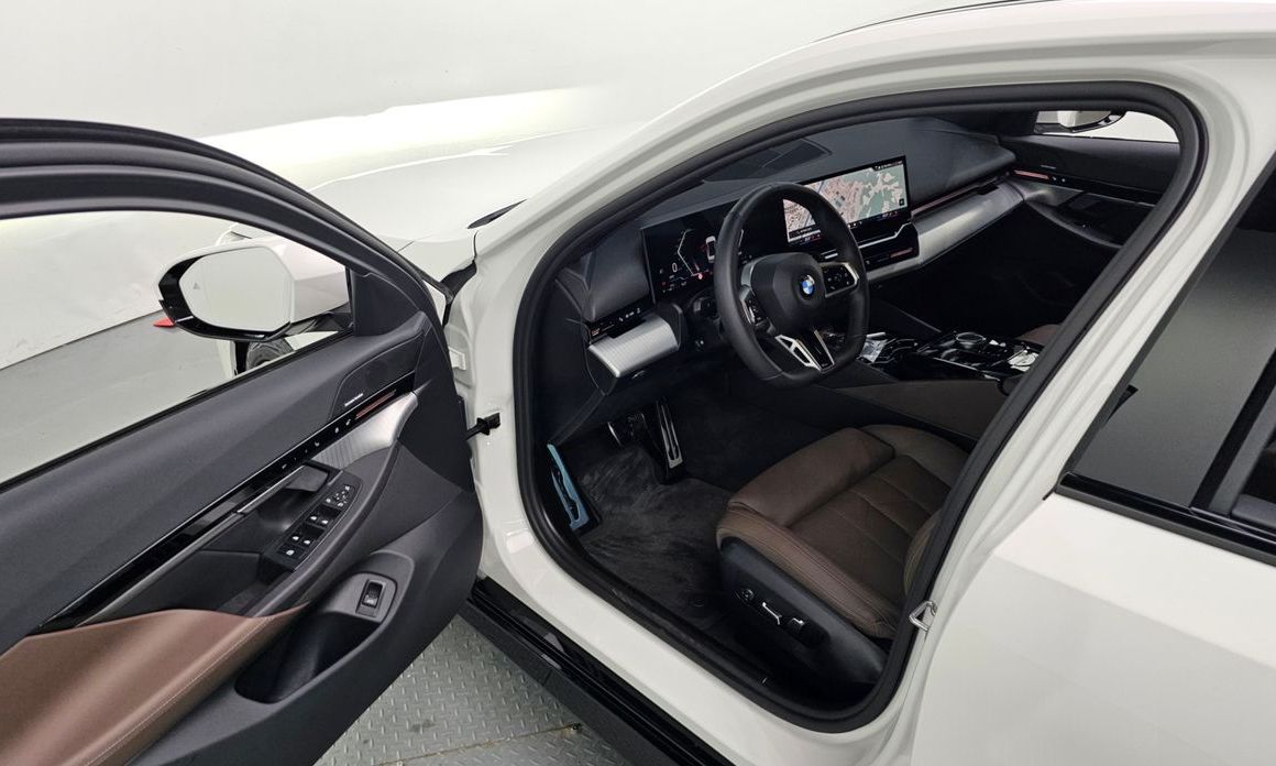 BMW 5-Series 2024
