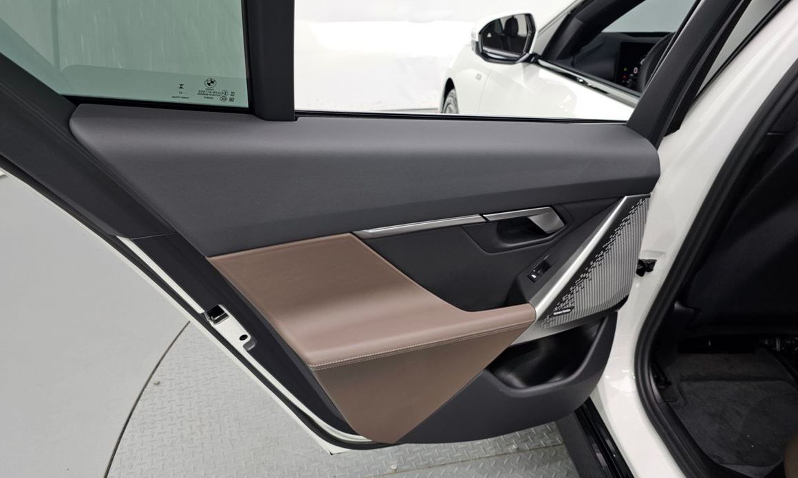 BMW 5-Series 2024