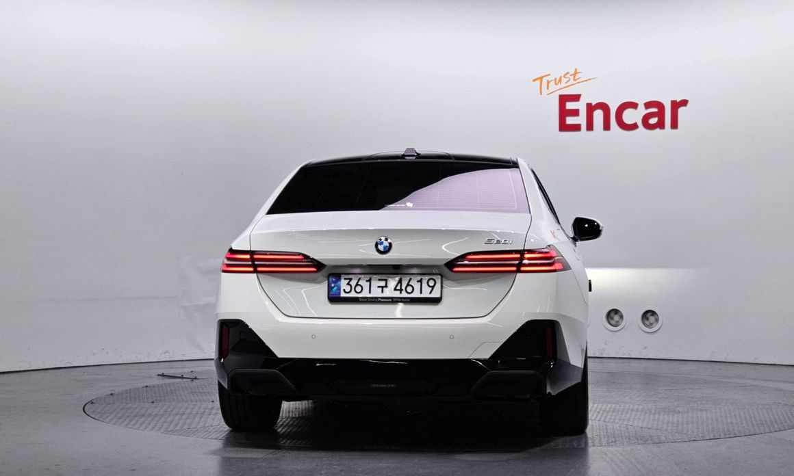 BMW 5-Series 2024