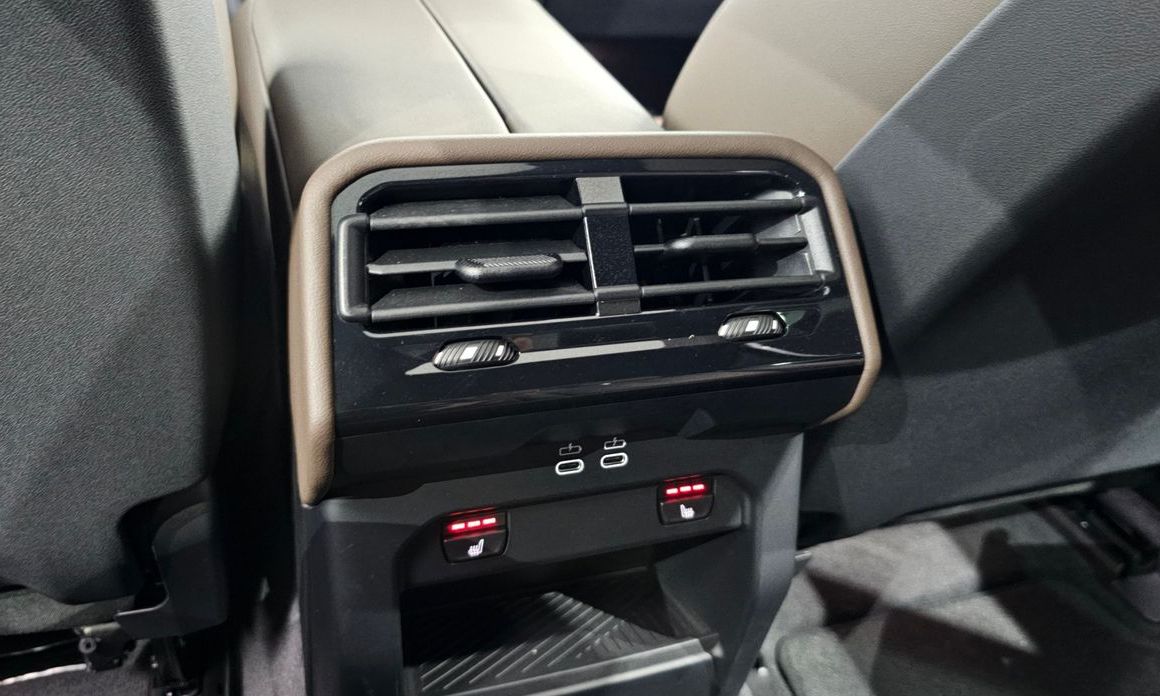 BMW 5-Series 2024