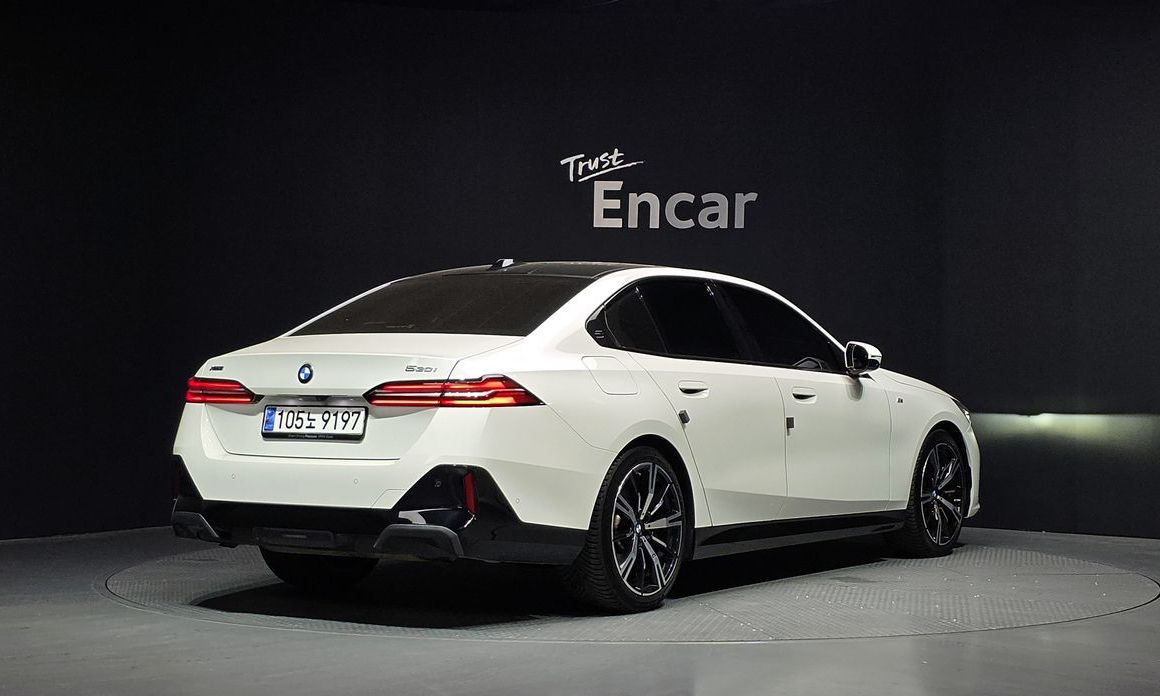 BMW 5-Series 2024