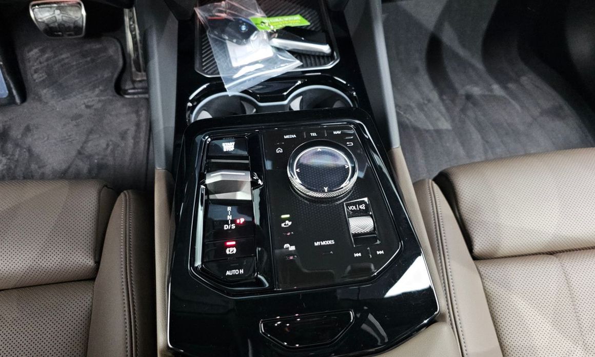 BMW 5-Series 2024