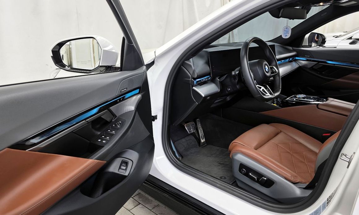BMW 5-Series 2024
