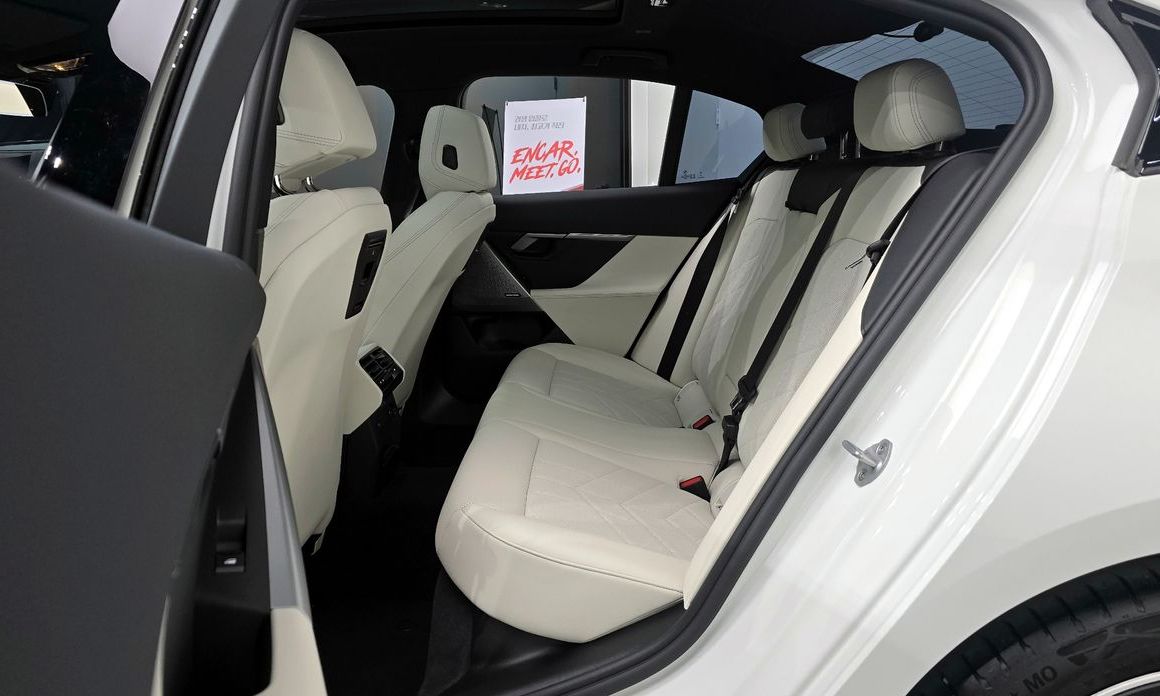 BMW 5-Series 2025
