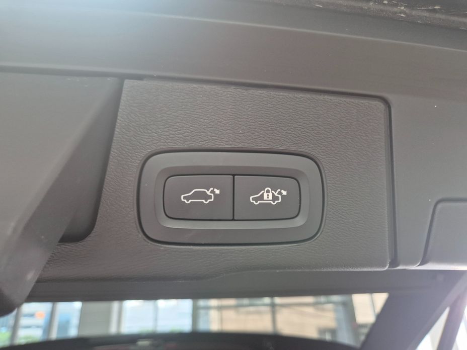 Volvo XC60 2025