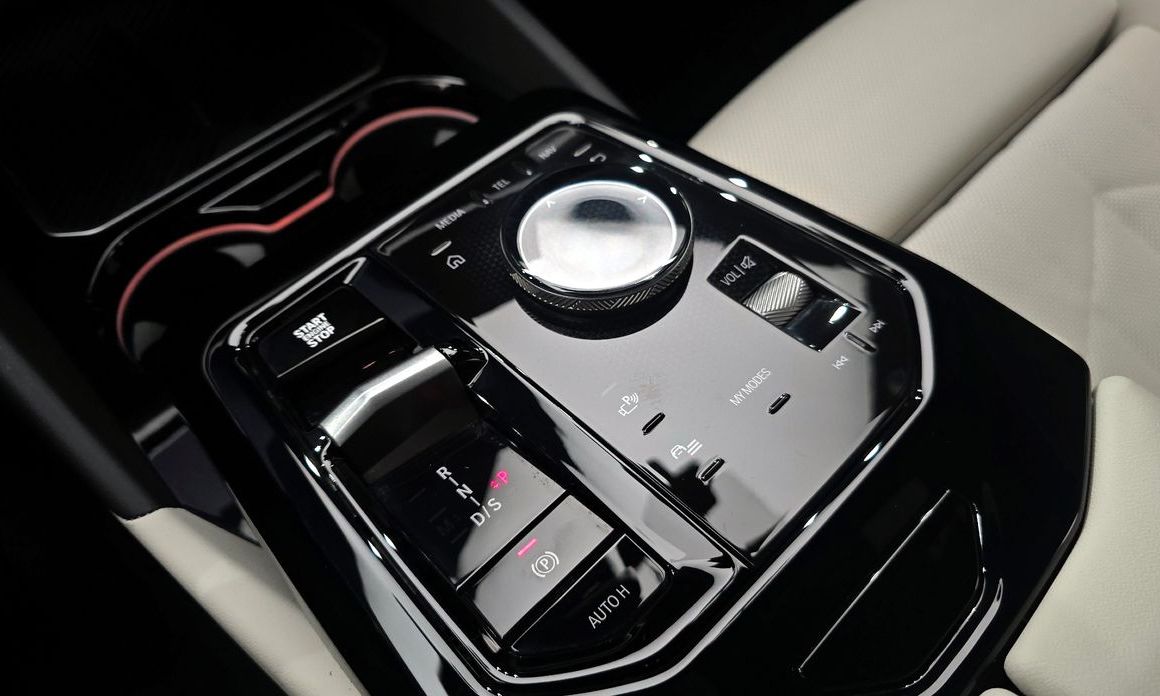 BMW 5-Series 2025
