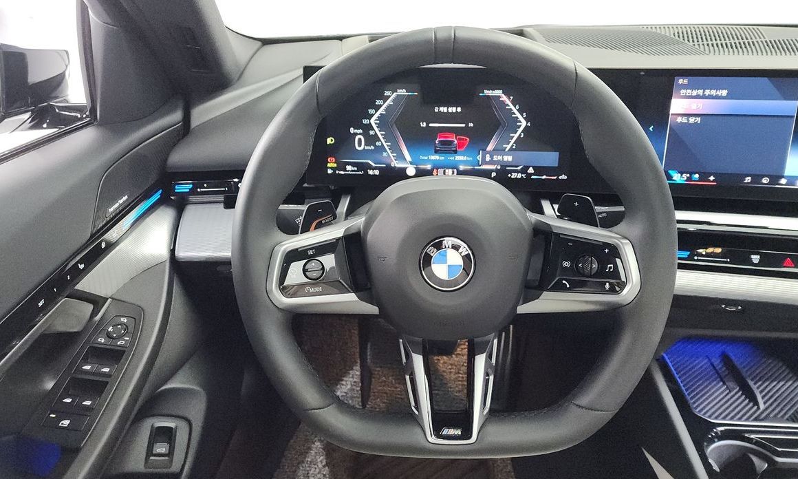 BMW 5-Series 2024