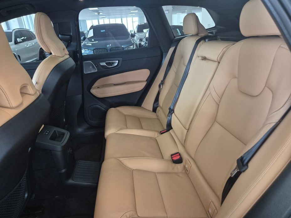 Volvo XC60 2025