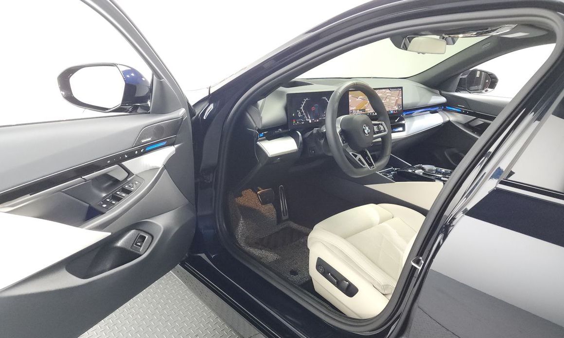 BMW 5-Series 2024