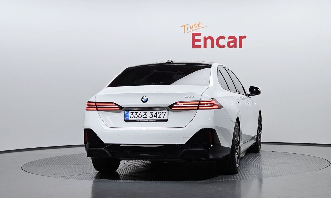 BMW 5-Series 2025