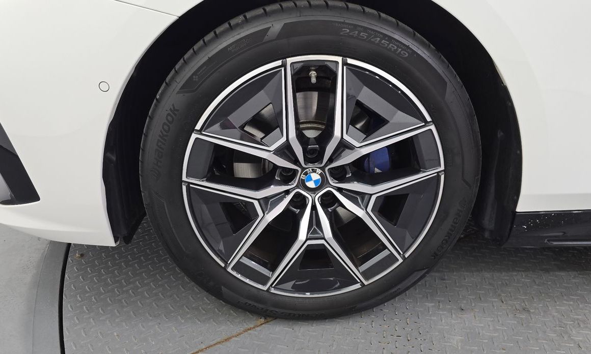 BMW 5-Series 2026